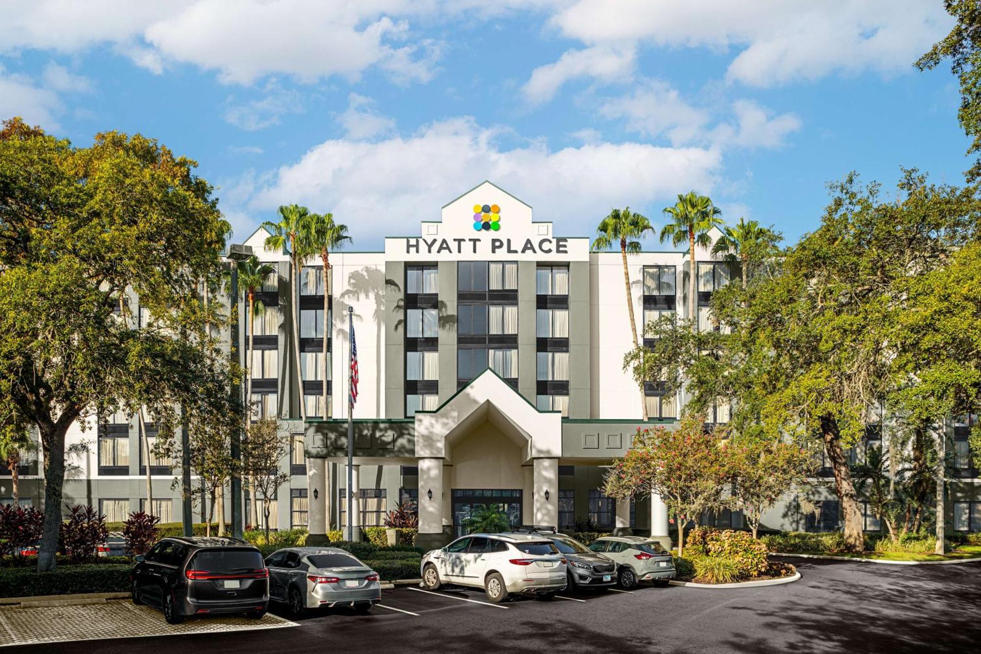 Отель Hyatt Place Tampa Busch Gardens Экстерьер фото