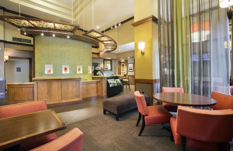 Отель Hyatt Place Tampa Busch Gardens Экстерьер фото